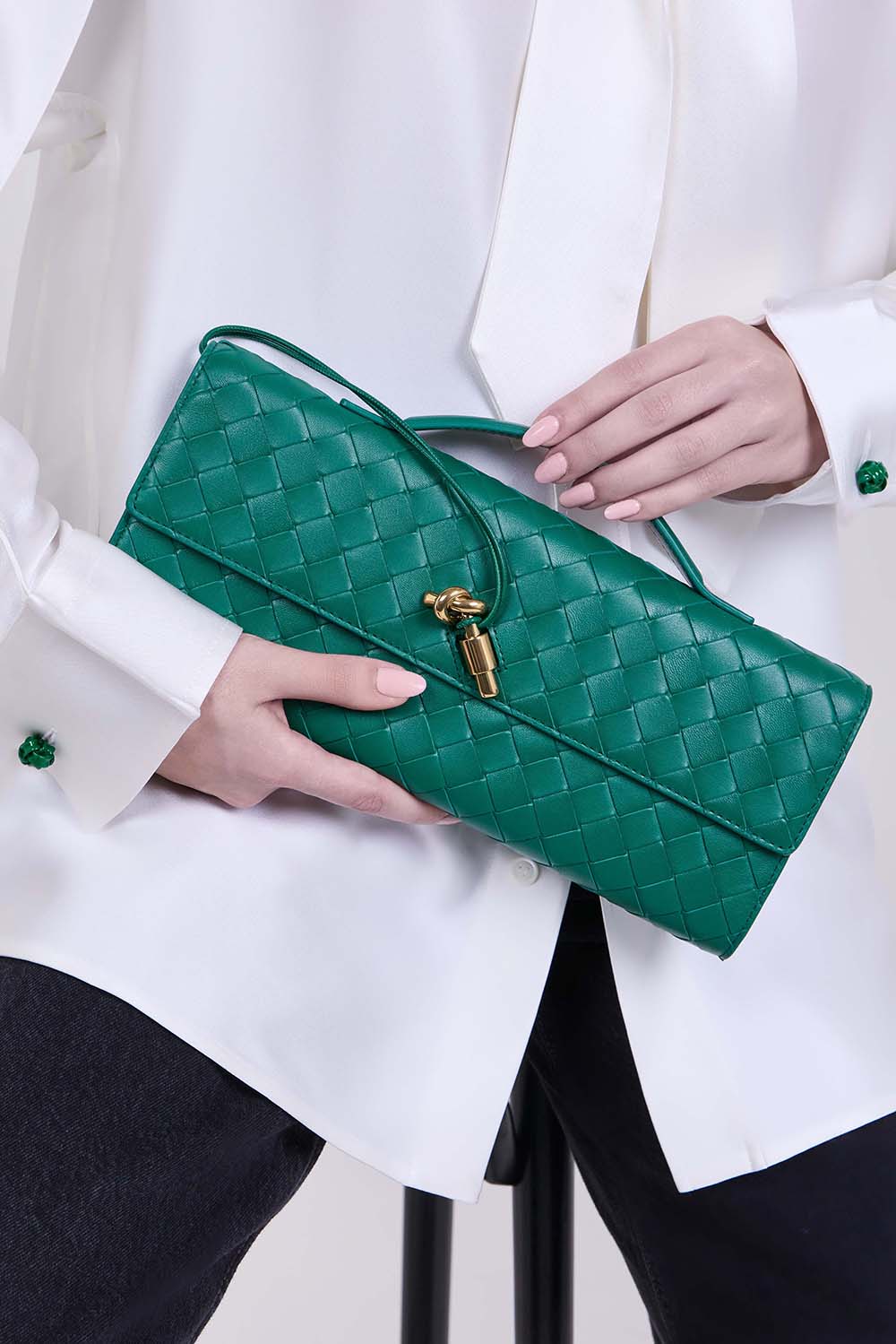 תמונת כל הלוק של תיק קלאץ' אנדיאמו